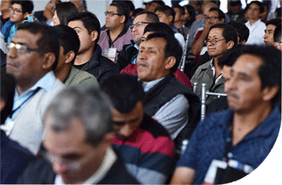 Público en Conferencias técnicas sobre mecánica automotriz en la Feria Expomecanica Perú 2020